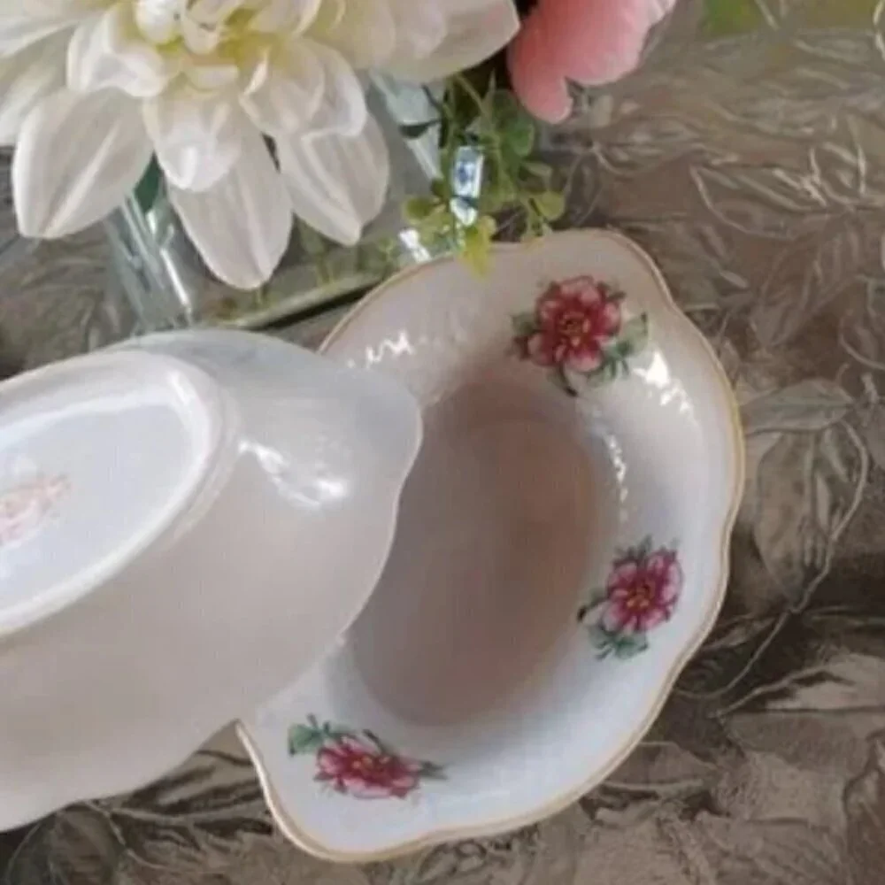 Set of two vintage kitchen dishes